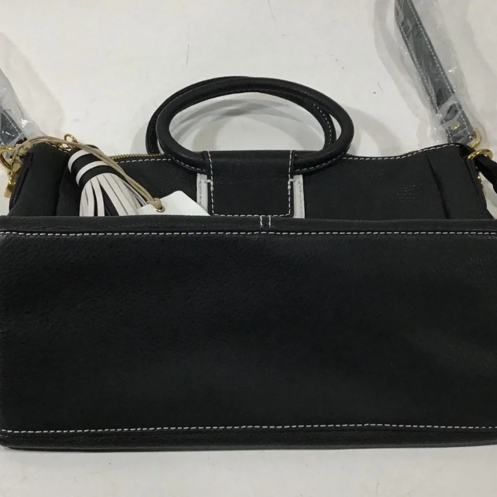 NEW!! Women’s HOBO Shelia Black and White Leather Shoulder Bag Medium